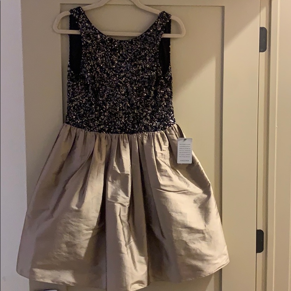 NWT Adrianna Papell